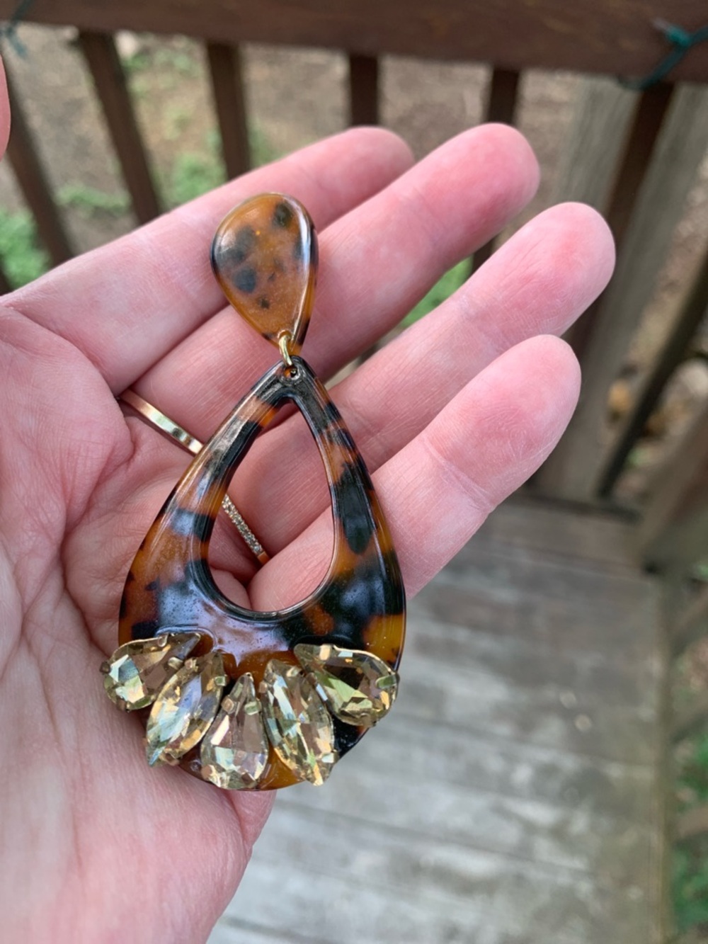 NWOT Tortoise Shell Open Hoop Rhinestone EARRINGS - Picture 3 of 4